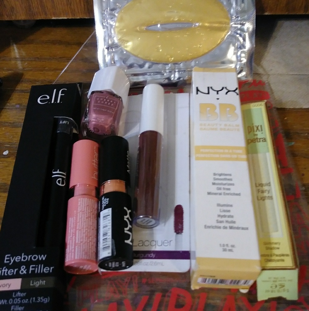 Makeup bundle